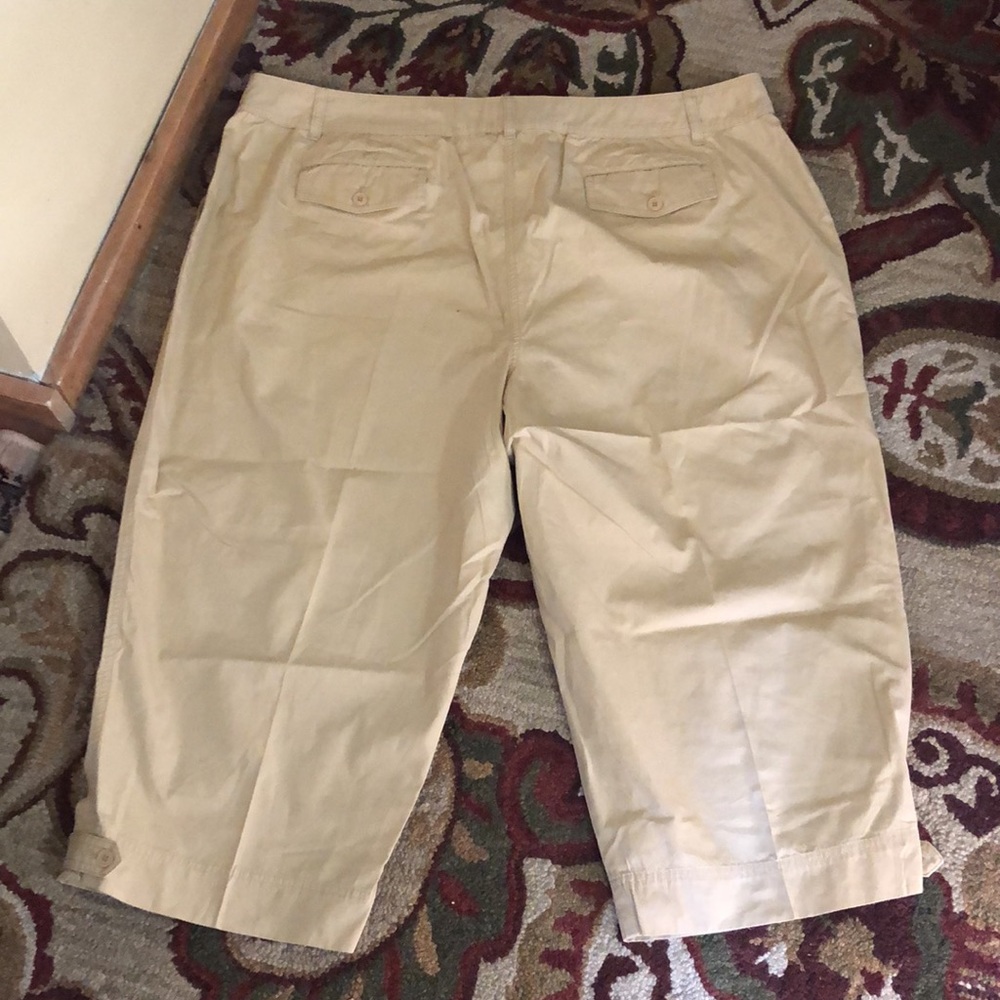 JONES NEW YORK WOMAN size 24W Khaki Crop Pant Zip-Front + Tie waist Flat Front